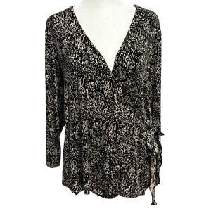 Chicos Travelers Size 2 US L Wrap Top Blouse Black Cream Print Slinky Abstract